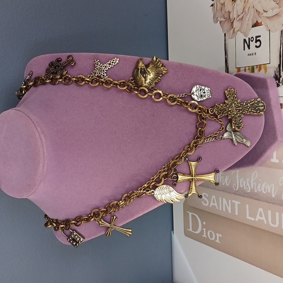 Necklace - Picture 1 of 9